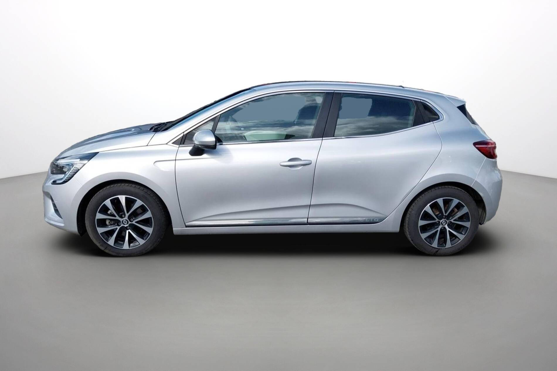 Vente en ligne Renault Clio 5 Clio E-Tech 140 - 21N au prix de 16 500 €