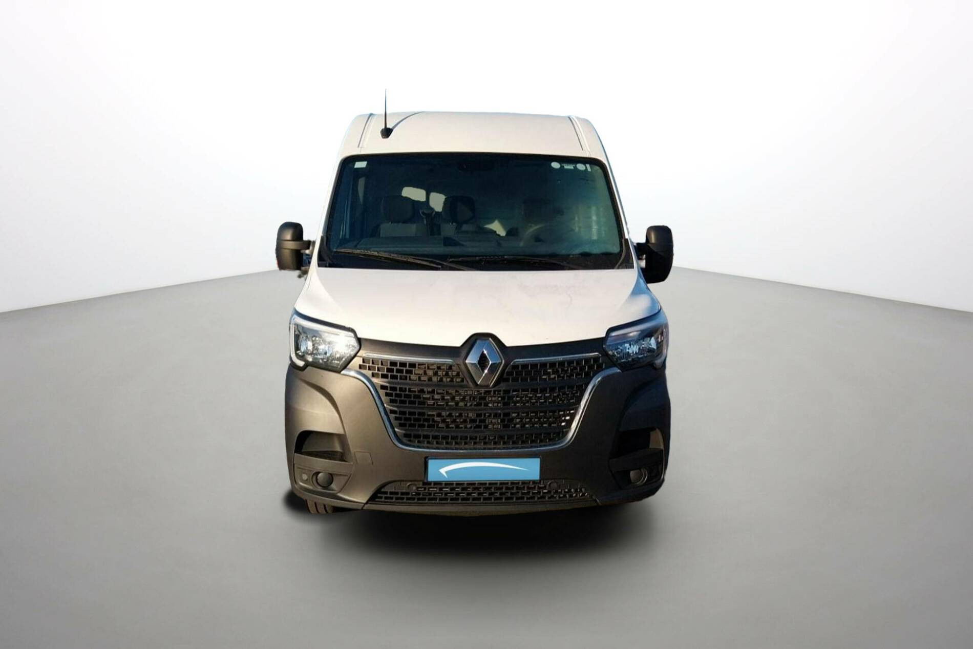 Vente en ligne Renault Master Fourgon MASTER FGN TRAC F3500 L2H2 BLUE DCI 135 au prix de 27 960 €
