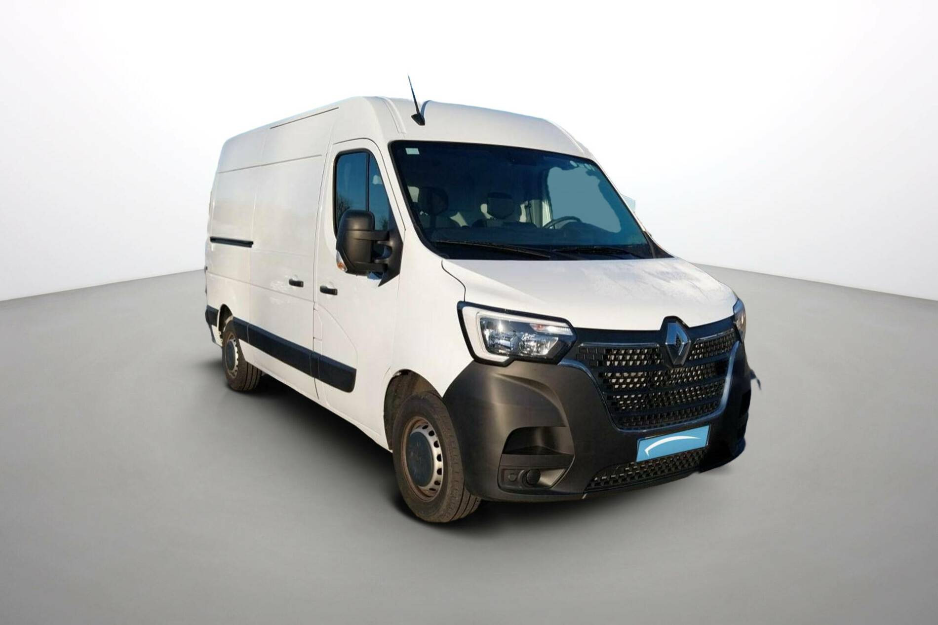 Vente en ligne Renault Master Fourgon MASTER FGN TRAC F3500 L2H2 BLUE DCI 135 au prix de 27 960 €