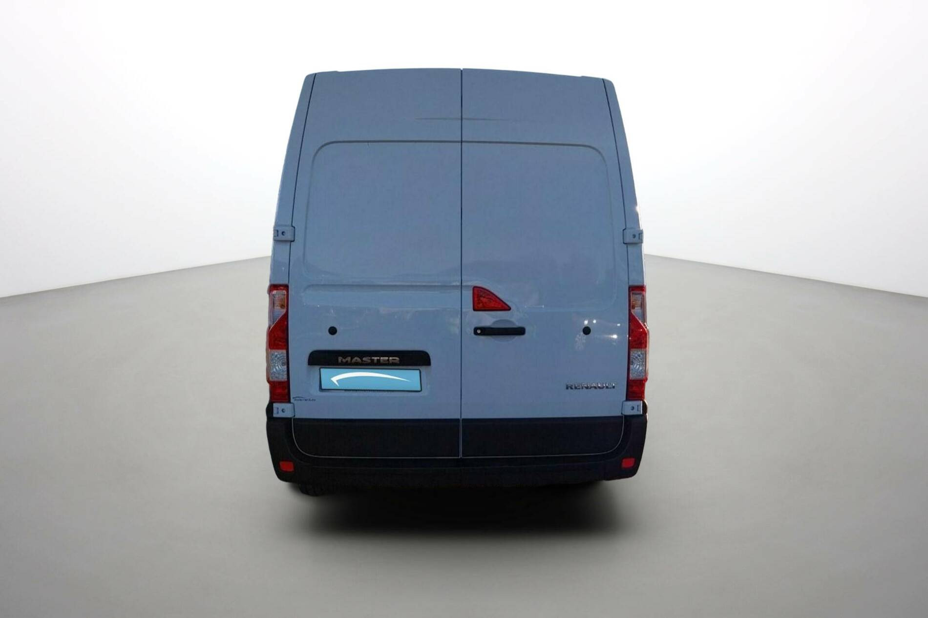 Vente en ligne Renault Master Fourgon MASTER FGN TRAC F3500 L2H2 BLUE DCI 135 au prix de 27 960 €