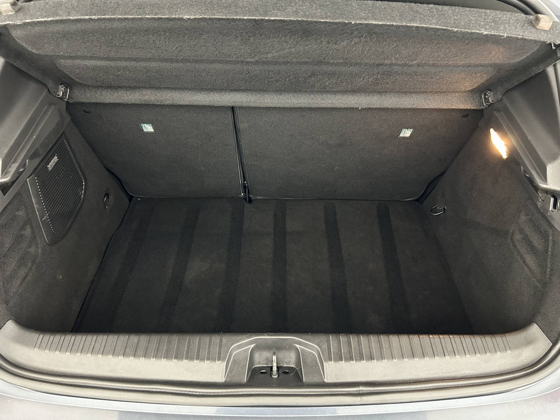 Vente en ligne Renault Clio 5 Clio E-Tech 140 au prix de 16 300 €