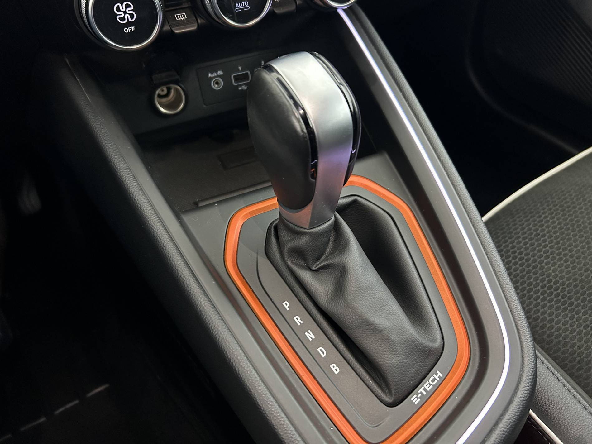 Vente en ligne Renault Clio 5 Clio E-Tech 140 au prix de 16 300 €