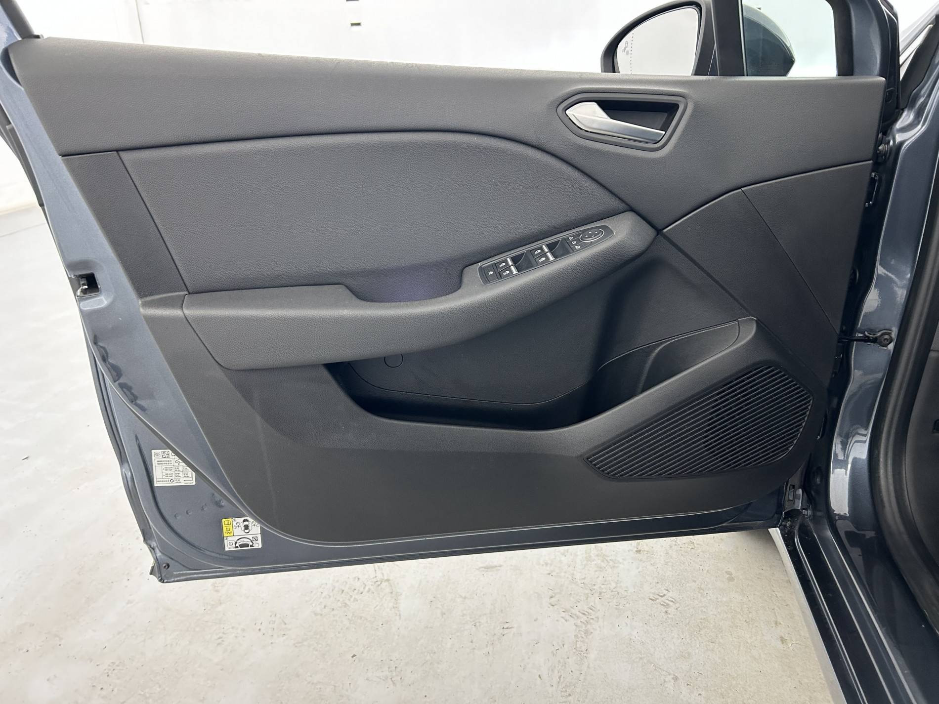 Vente en ligne Renault Clio 5 Clio E-Tech 140 au prix de 16 300 €