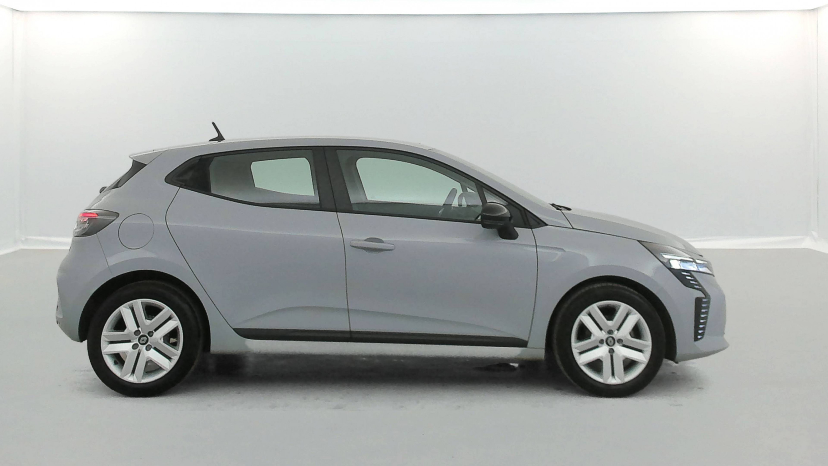 Vente en ligne Renault Clio 5 Clio TCe 90 au prix de 15 800 €