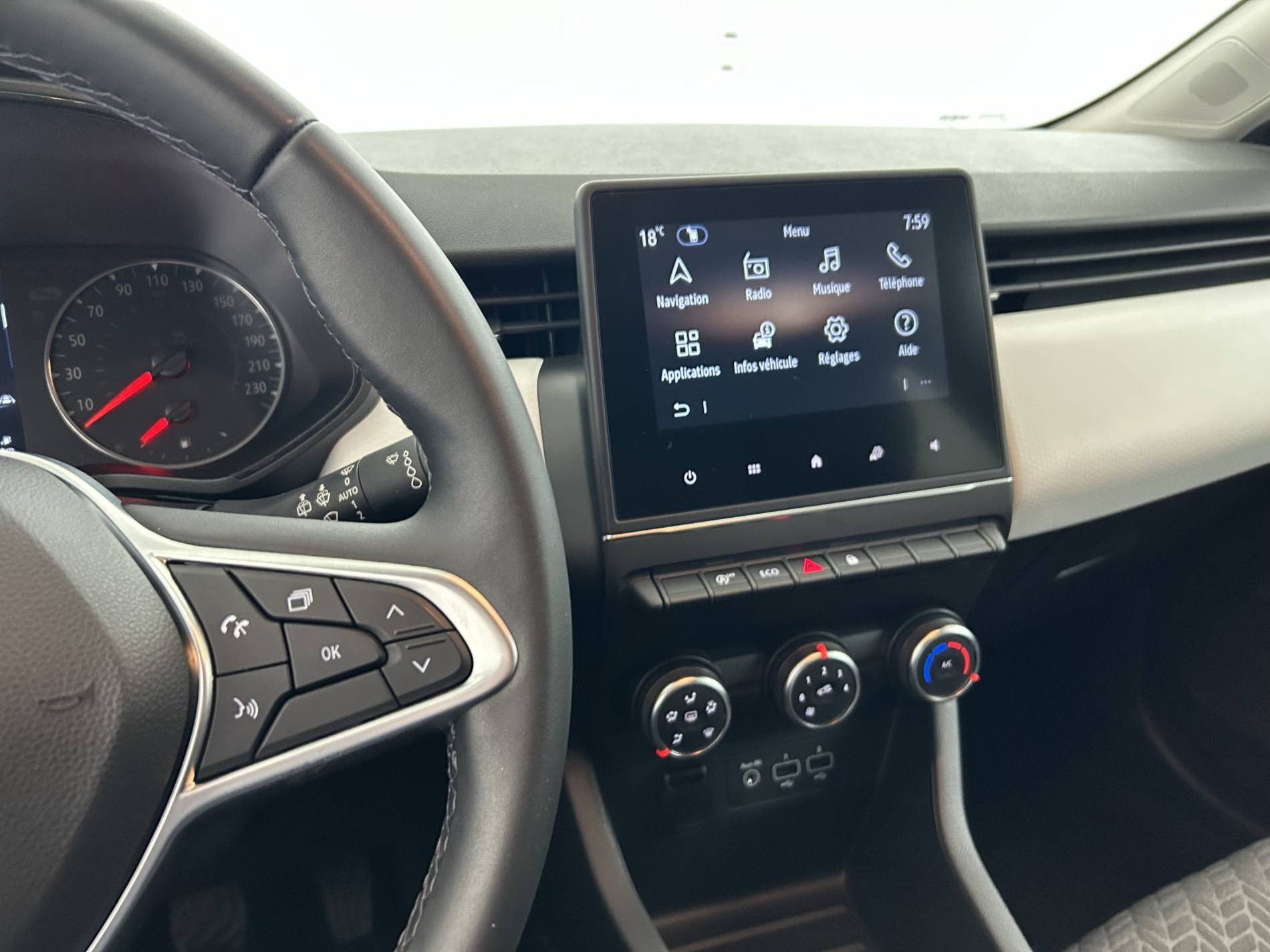 Vente en ligne Renault Clio 5 Clio TCe 90 au prix de 14 250 €