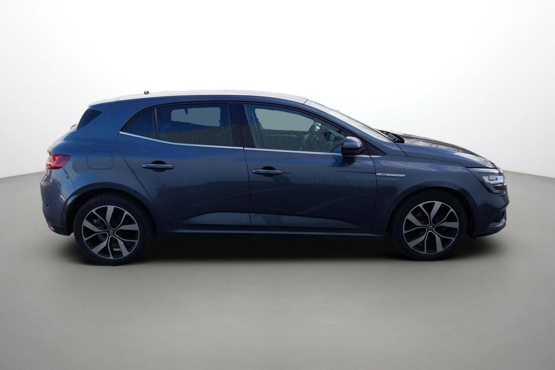 Vente en ligne Renault Megane 4 Mégane IV Berline Blue dCi 115 au prix de 13 300 €