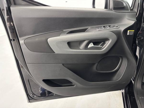 Vente en ligne Citroën Berlingo  Taille M BlueHDi 130 S&S BVM6 au prix de 20 990 €