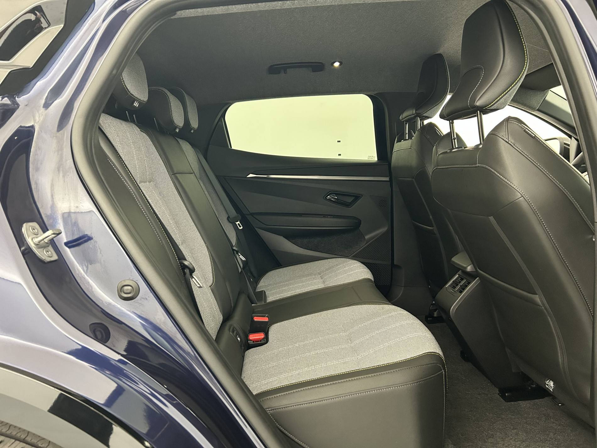 Vente en ligne Renault Megane E-Tech  220 ch autonomie confort GSR2 au prix de 30 500 €