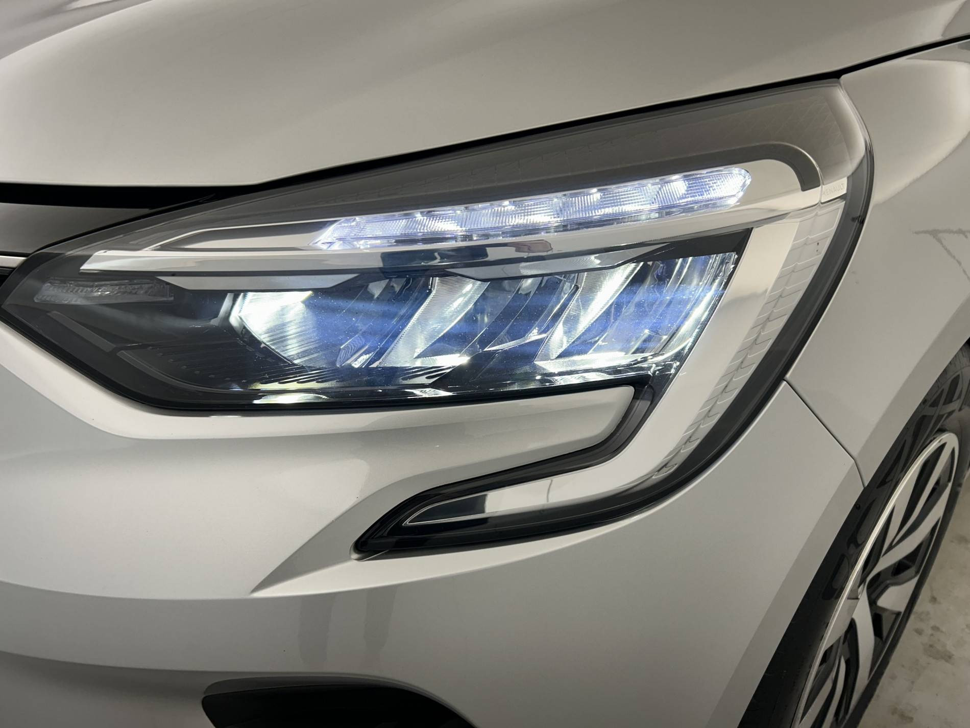 Vente en ligne Renault Clio 5 Clio TCe 90 au prix de 14 350 €