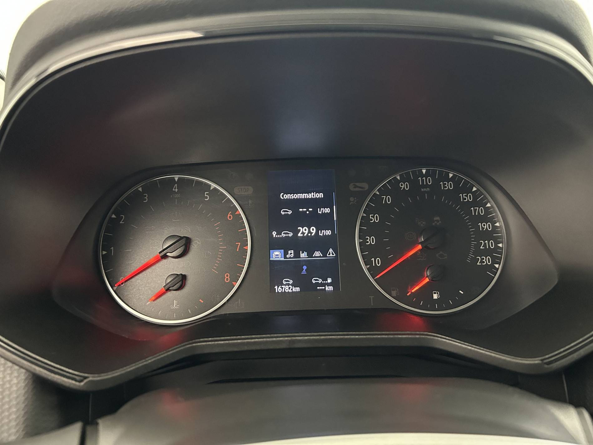 Vente en ligne Renault Clio 5 Clio TCe 90 au prix de 14 990 €