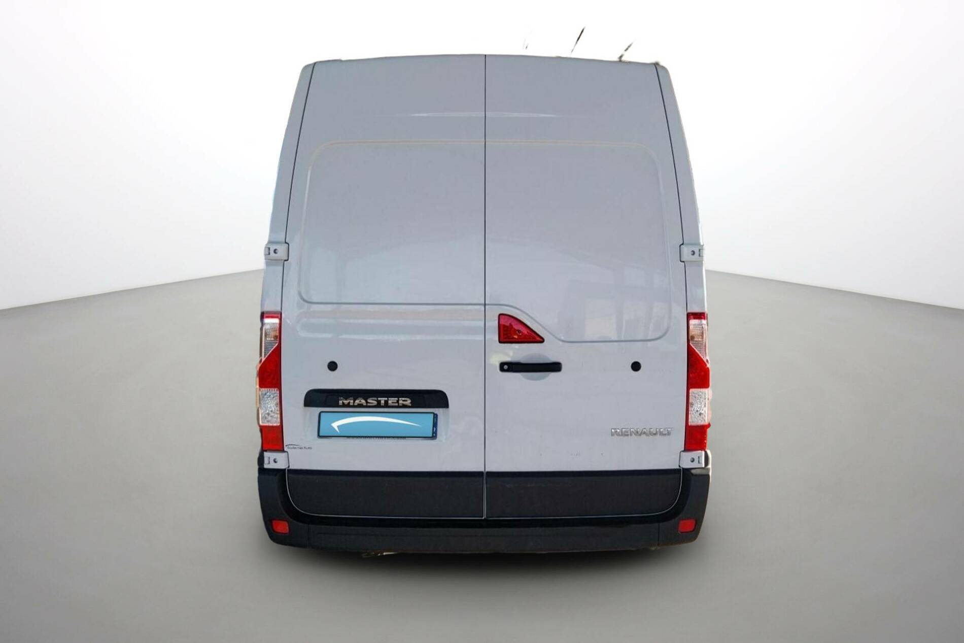 Vente en ligne Renault Master Fourgon MASTER FGN TRAC F3500 L2H2 BLUE DCI 135 au prix de 27 960 €