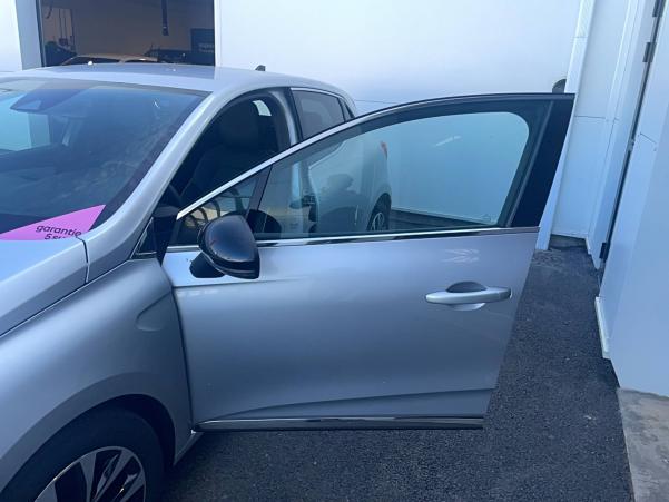 Vente en ligne Renault Clio 5 Clio E-Tech full hybrid 145 au prix de 19 100 €