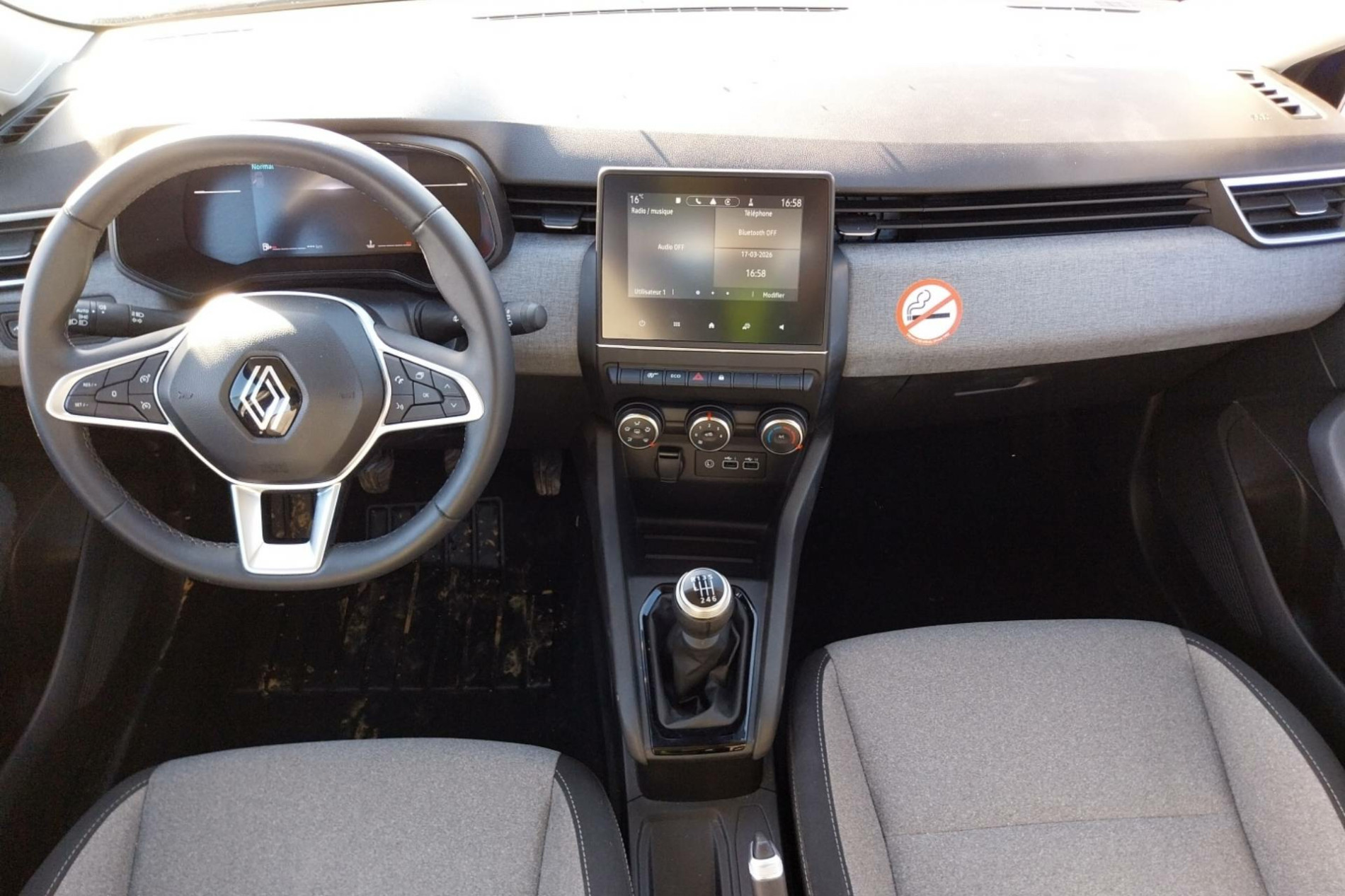 Vente en ligne Renault Clio 5 Clio TCe 90 au prix de 15 990 €