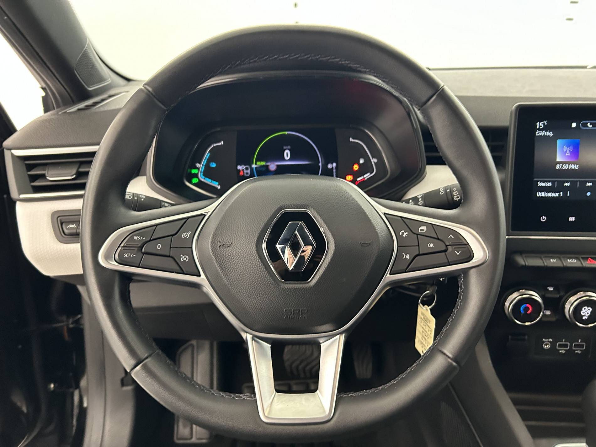 Vente en ligne Renault Clio 5 Clio E-Tech 140 - 21N au prix de 14 370 €