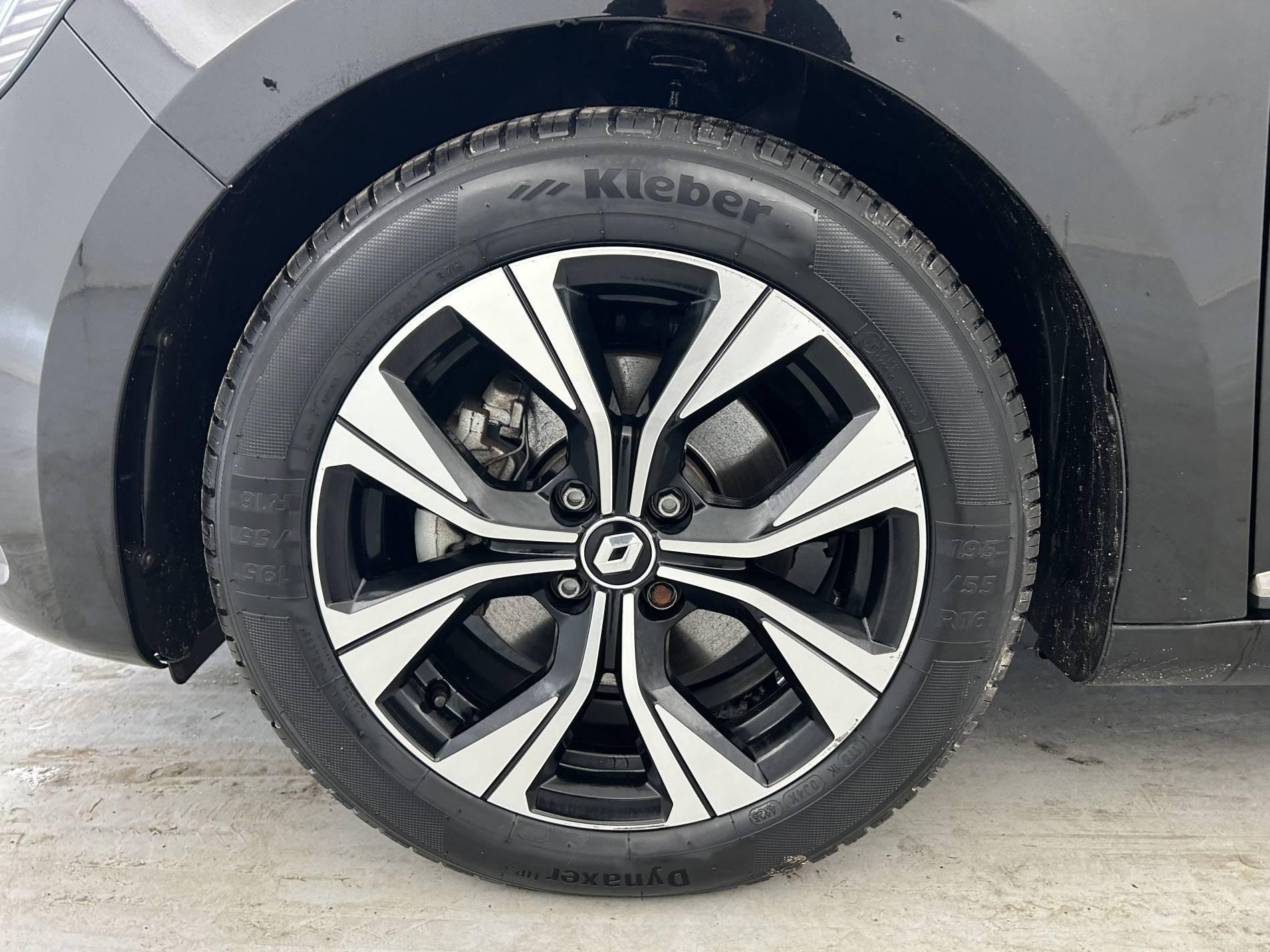 Vente en ligne Renault Clio 5 Clio E-Tech 140 - 21N au prix de 14 370 €