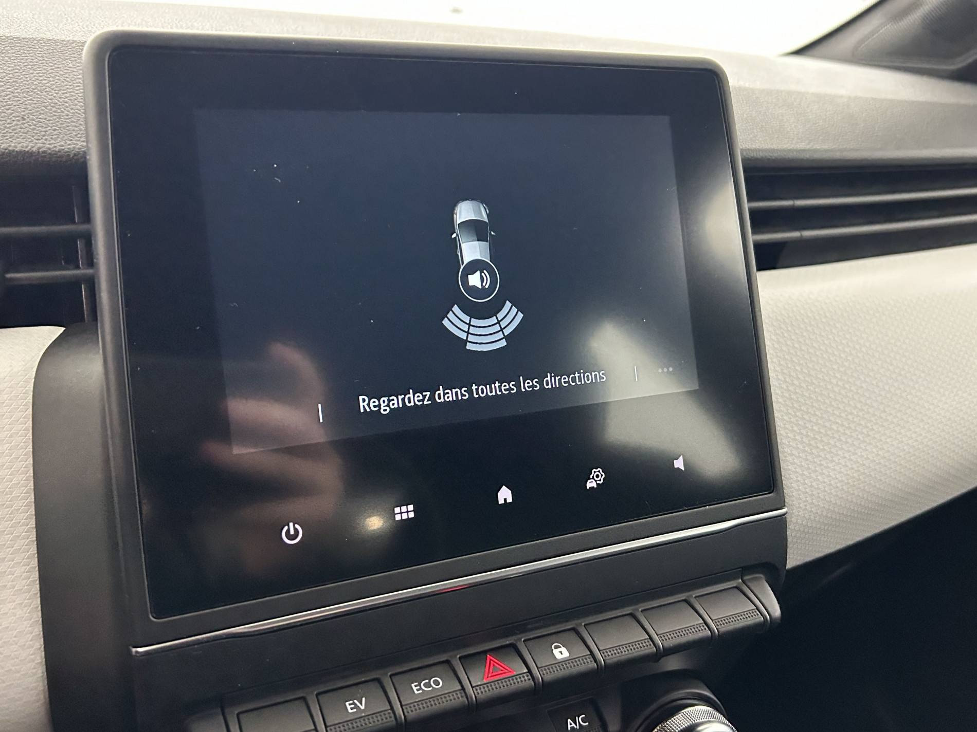 Vente en ligne Renault Clio 5 Clio E-Tech 140 - 21N au prix de 14 370 €