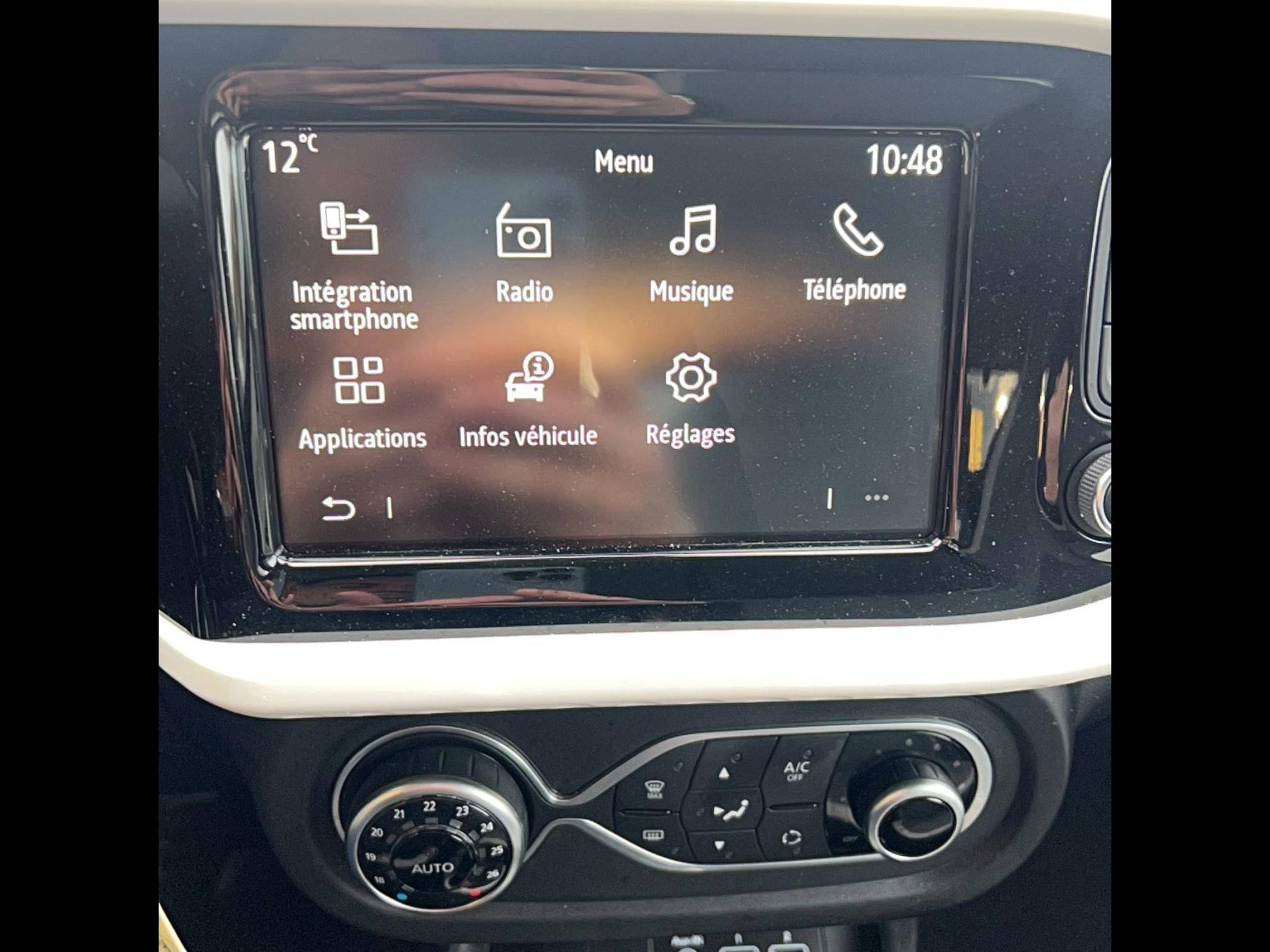 Vente en ligne Renault Twingo 3  SCe 65 - 21 au prix de 11 890 €