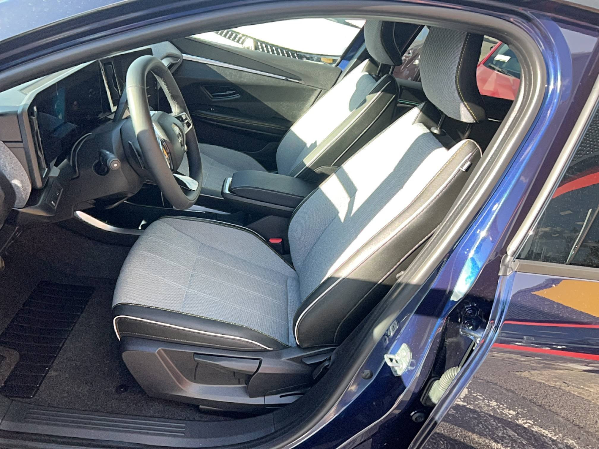 Vente en ligne Renault Scenic E-Tech  220 ch grande autonomie au prix de 37 390 €