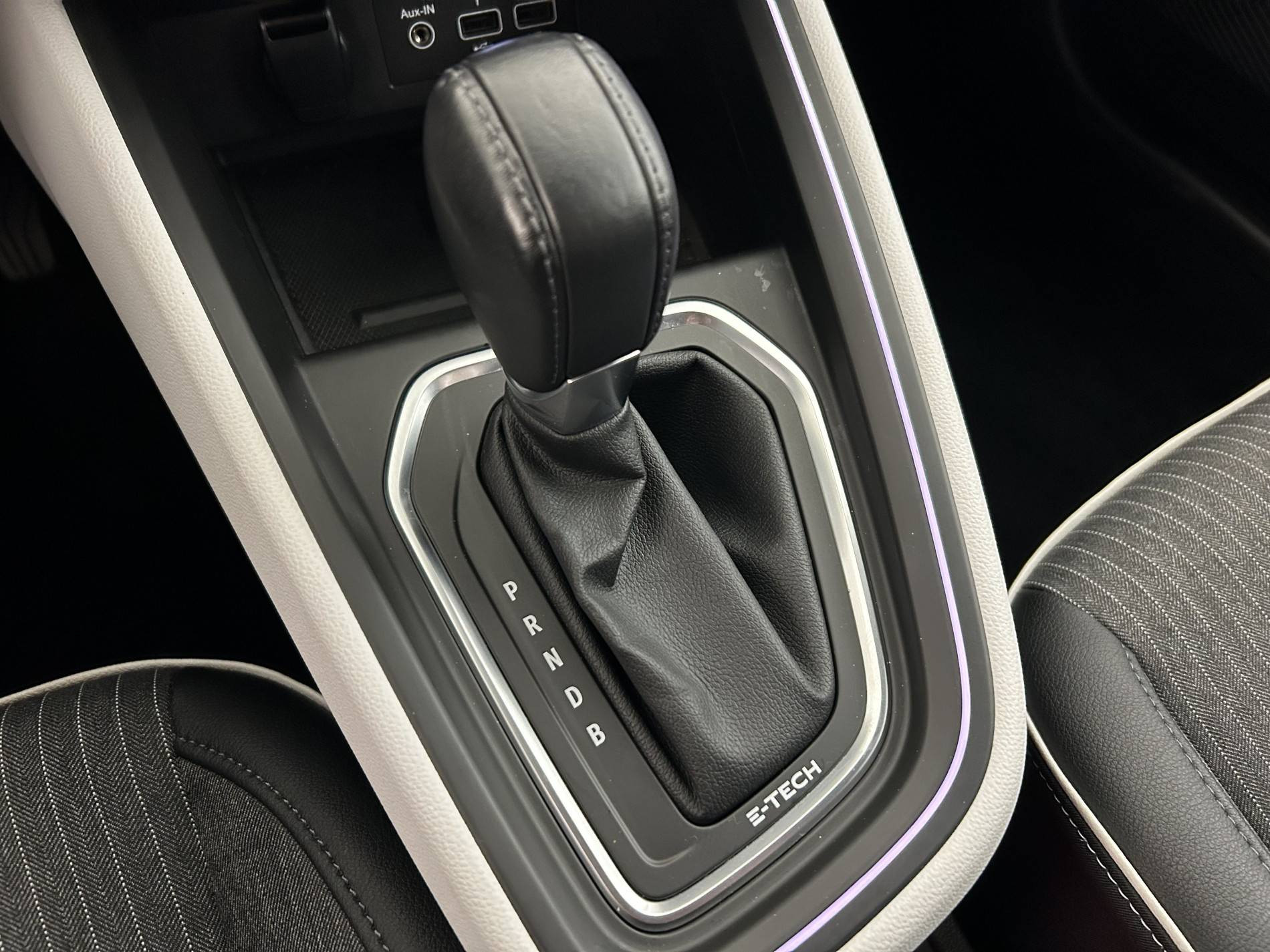 Vente en ligne Renault Clio 5 Clio E-Tech 140 - 21N au prix de 16 970 €