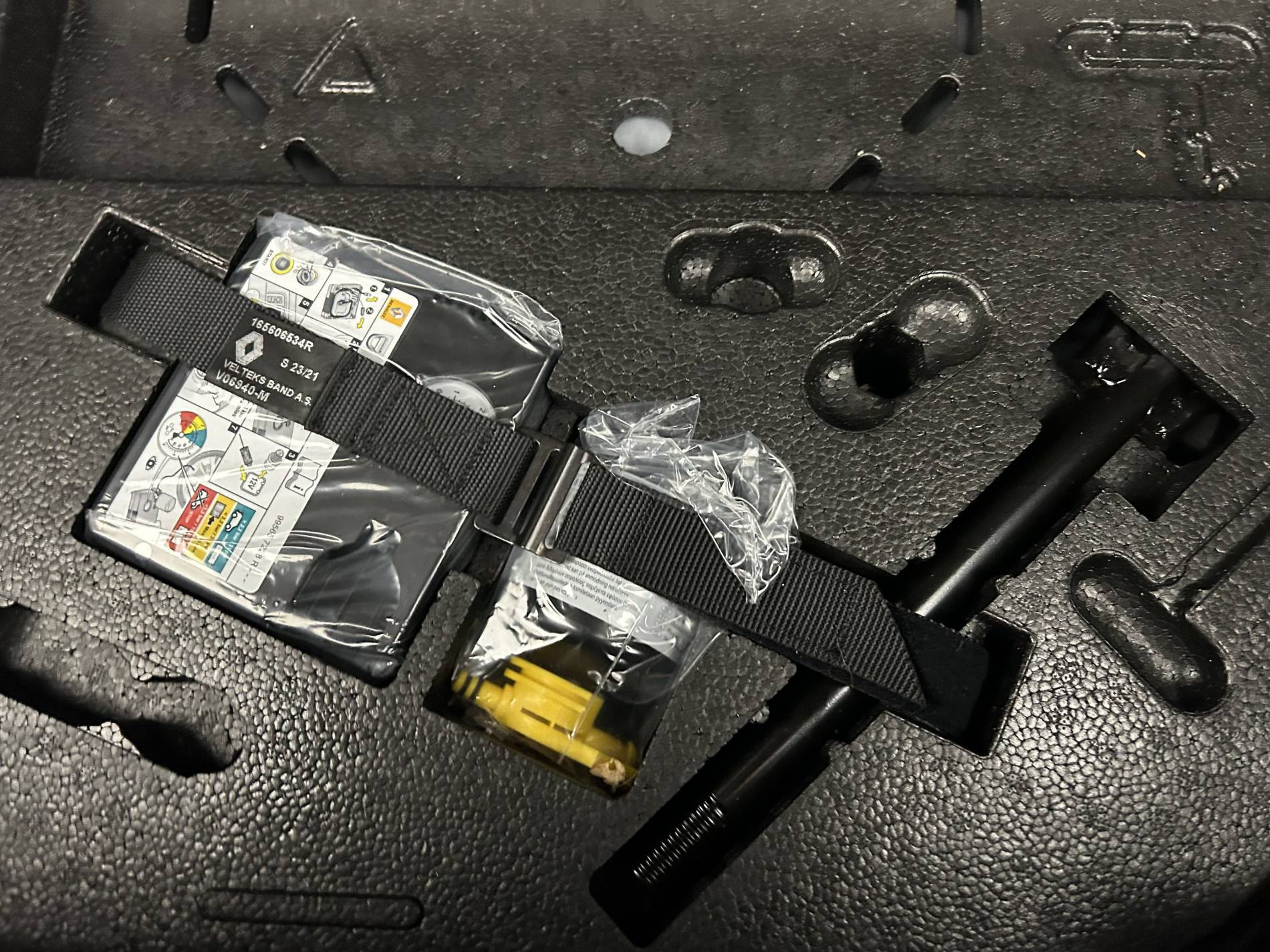 Vente en ligne Renault Clio 5 Clio E-Tech 140 - 21N au prix de 16 970 €