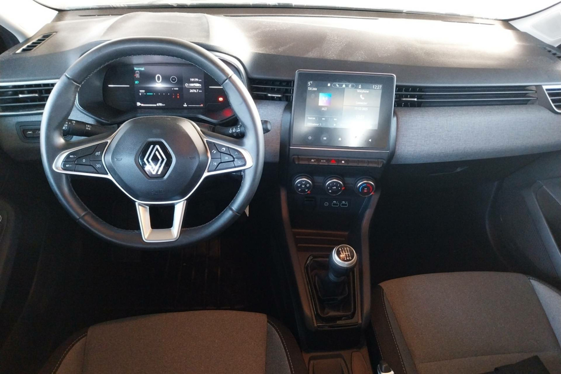 Vente en ligne Renault Clio 5 Clio TCe 90 au prix de 15 990 €