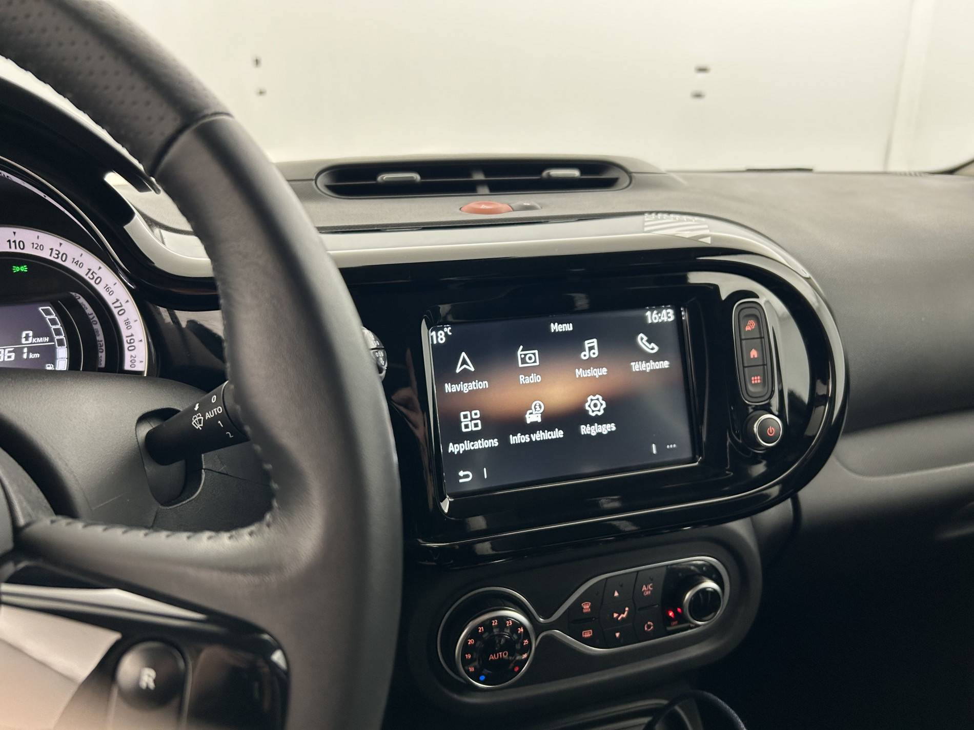 Vente en ligne Renault Twingo 3  SCe 65 au prix de 12 970 €