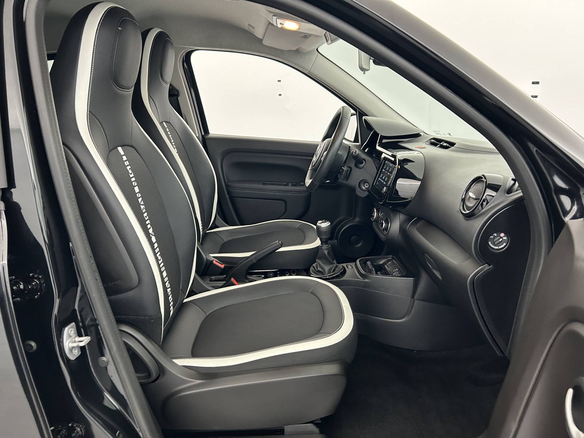 Vente en ligne Renault Twingo 3  SCe 65 au prix de 12 970 €