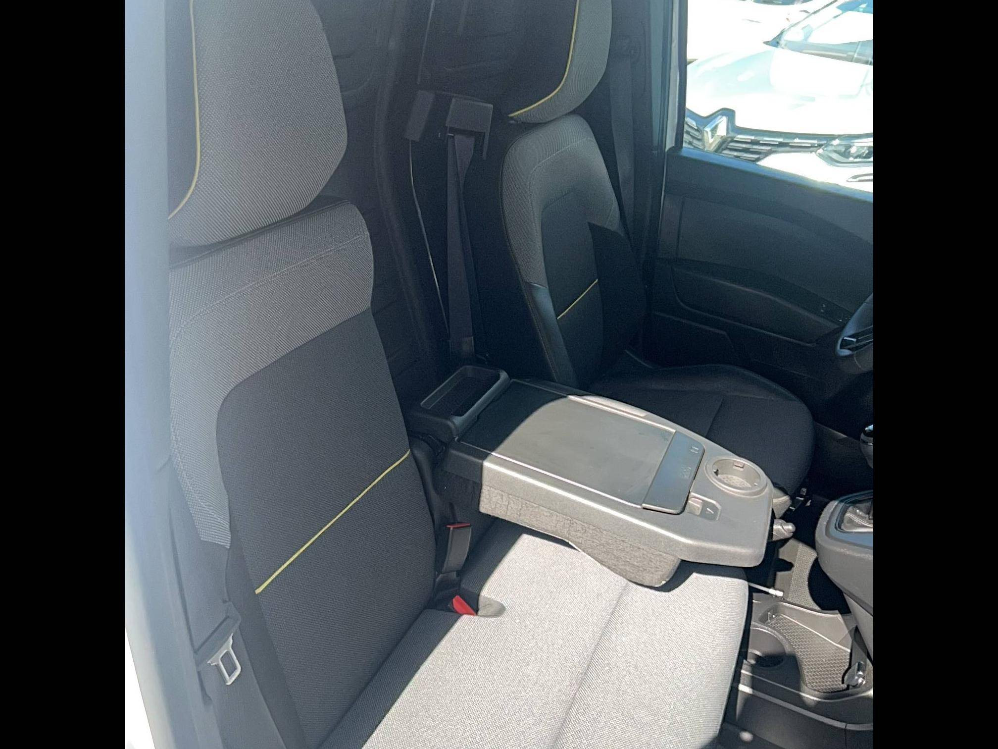 Vente en ligne Renault Kangoo Van  BLUE DCI 95 au prix de 19 490 €