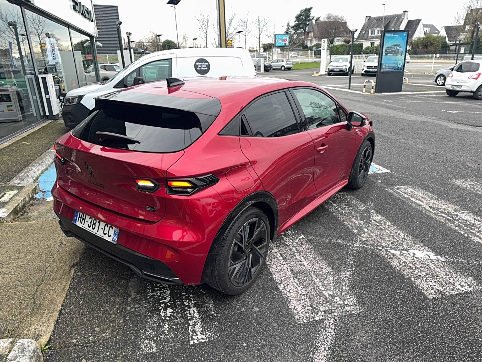 Vente en ligne Renault Clio 6 Clio E-Tech full hybrid 160 ch au prix de 30 800 €