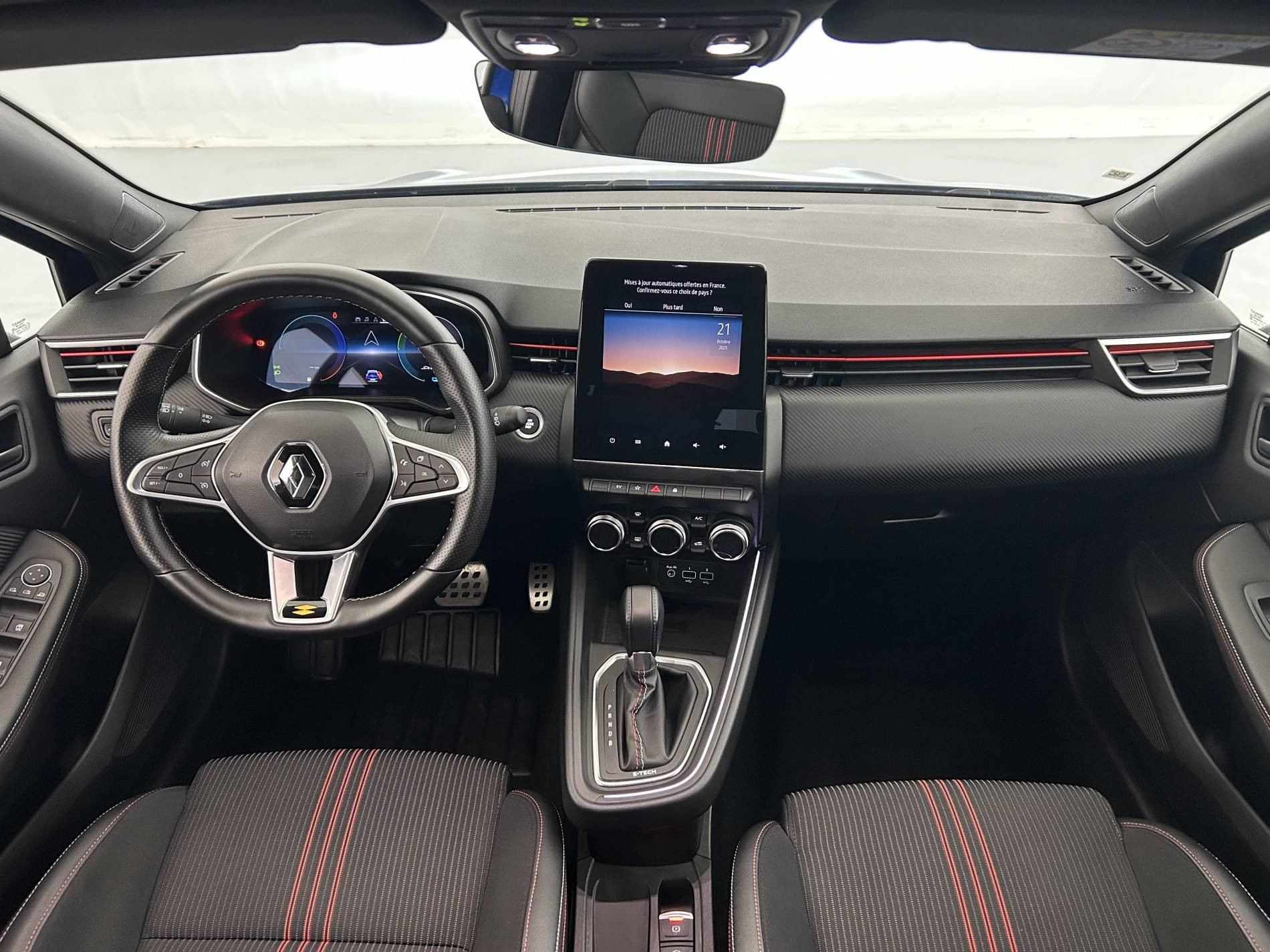 Vente en ligne Renault Clio 5 Clio E-Tech 140 - 21N au prix de 19 590 €