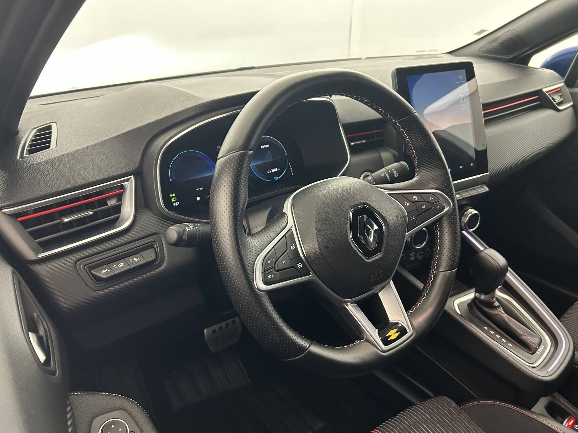 Vente en ligne Renault Clio 5 Clio E-Tech 140 - 21N au prix de 19 590 €