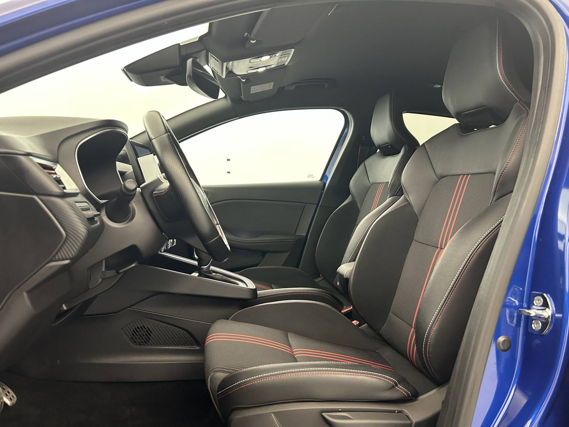 Vente en ligne Renault Clio 5 Clio E-Tech 140 - 21N au prix de 19 590 €