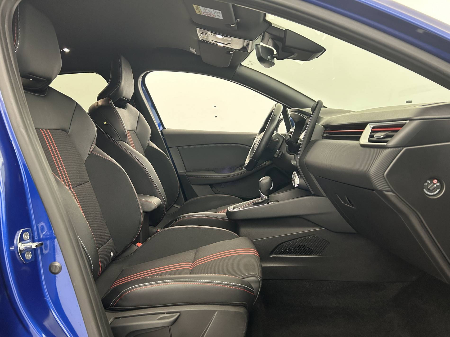 Vente en ligne Renault Clio 5 Clio E-Tech 140 - 21N au prix de 19 590 €