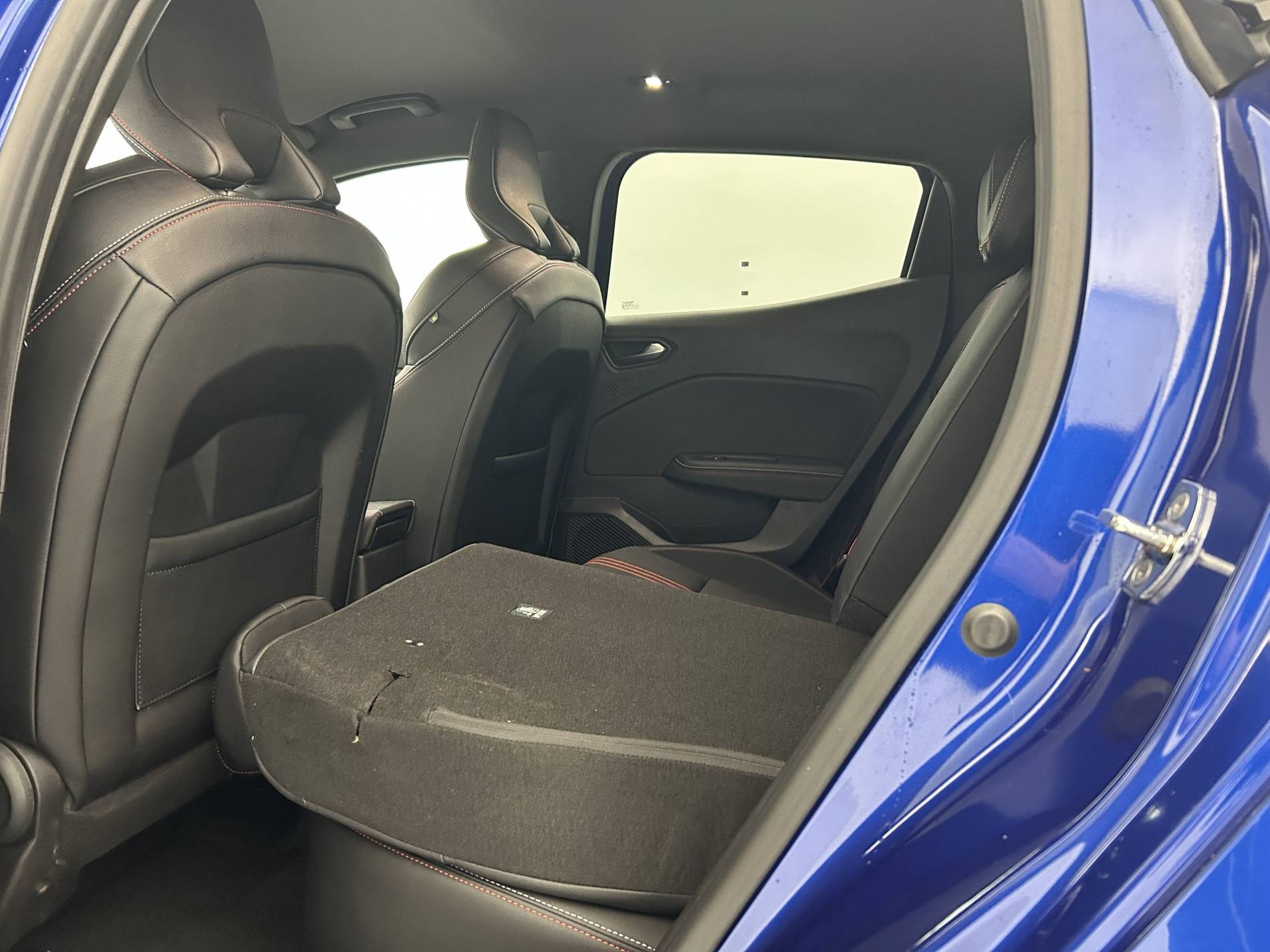 Vente en ligne Renault Clio 5 Clio E-Tech 140 - 21N au prix de 19 590 €