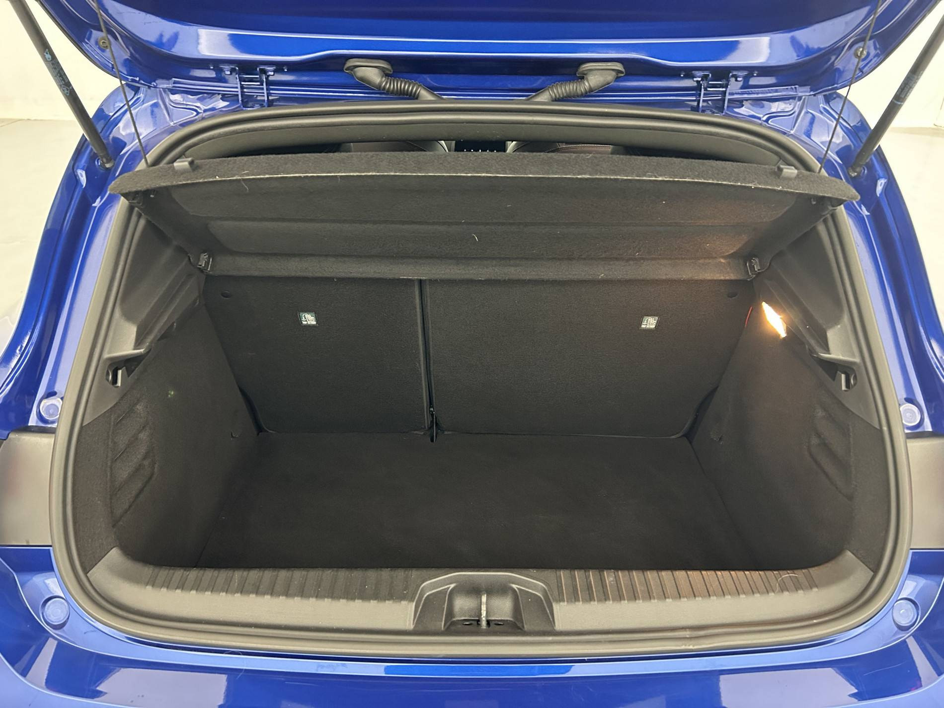 Vente en ligne Renault Clio 5 Clio E-Tech 140 - 21N au prix de 19 590 €