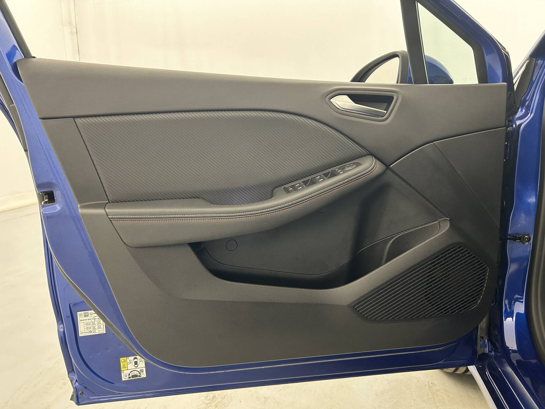 Vente en ligne Renault Clio 5 Clio E-Tech 140 - 21N au prix de 19 590 €