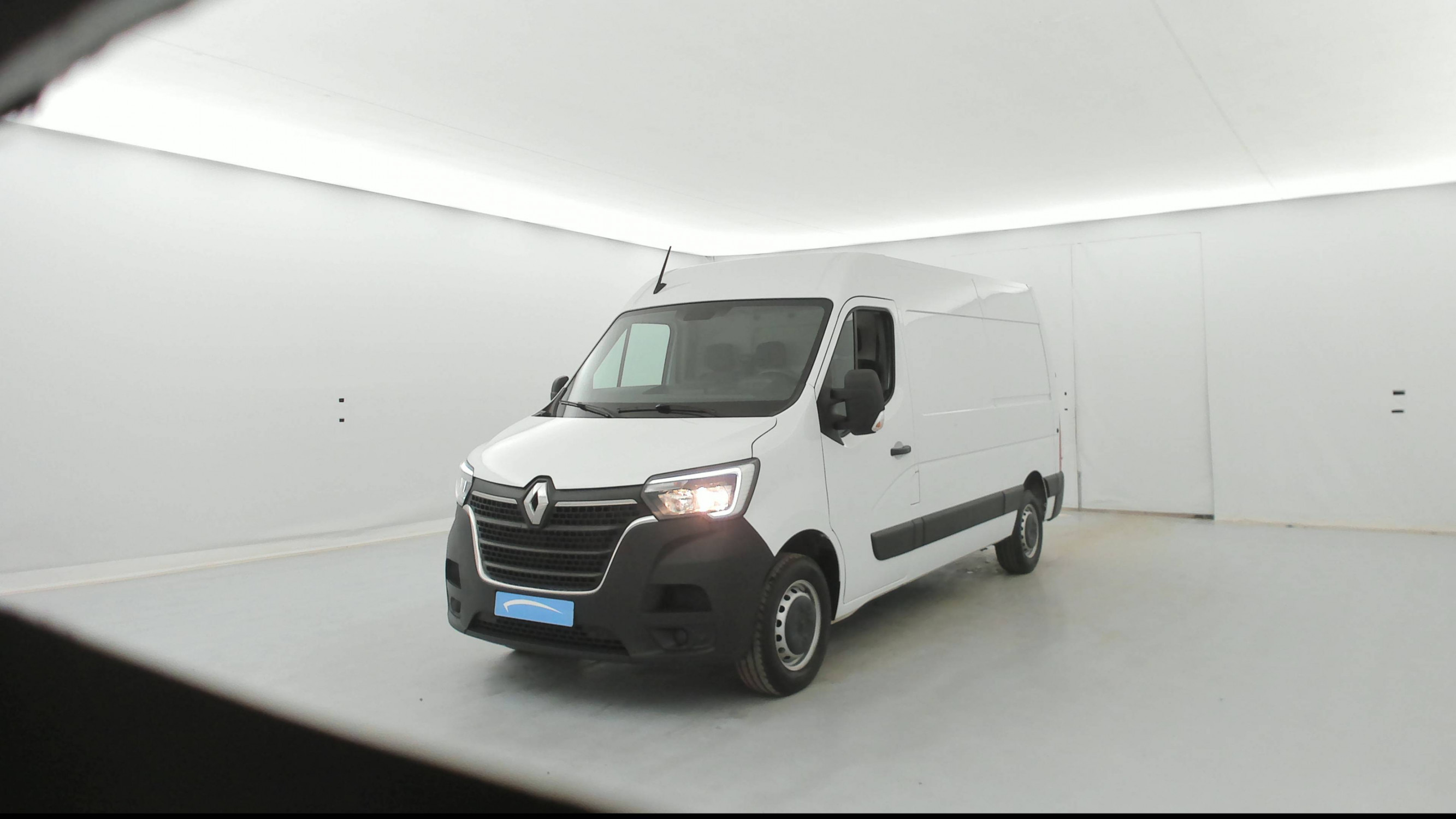 Renault Master Fourgon MASTER FGN TRAC F3500 L2H2 BLUE DCI 135 occasion de 2024 en vente à Auray