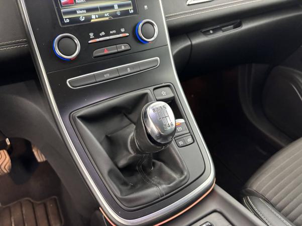 Vente en ligne Renault Scenic 4 Scenic TCe 140 FAP au prix de 16 870 €
