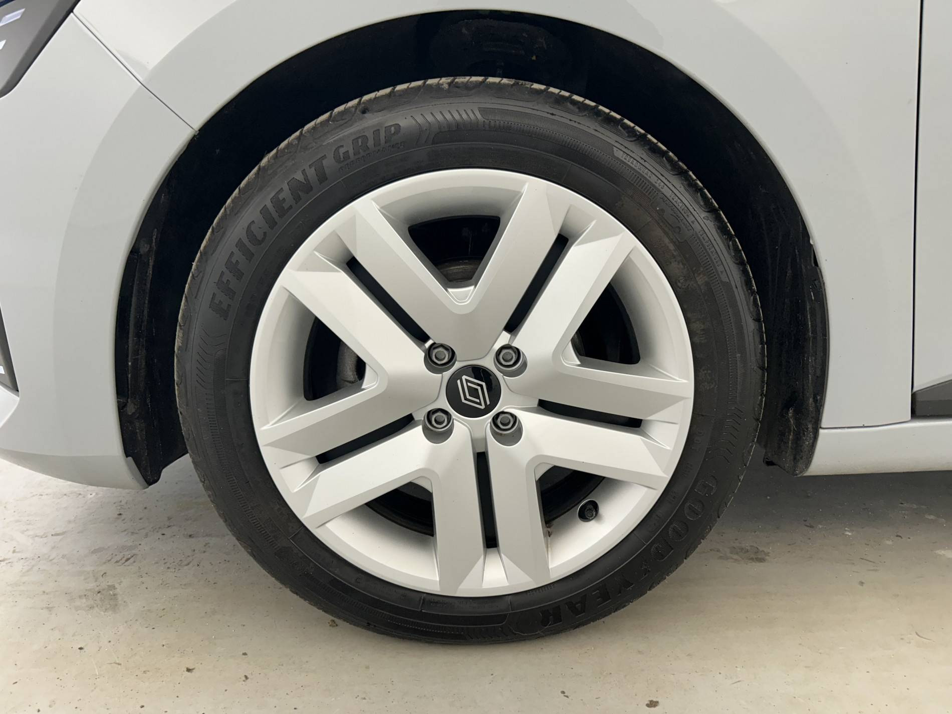 Vente en ligne Renault Clio 5 Clio TCe 90 au prix de 15 990 €