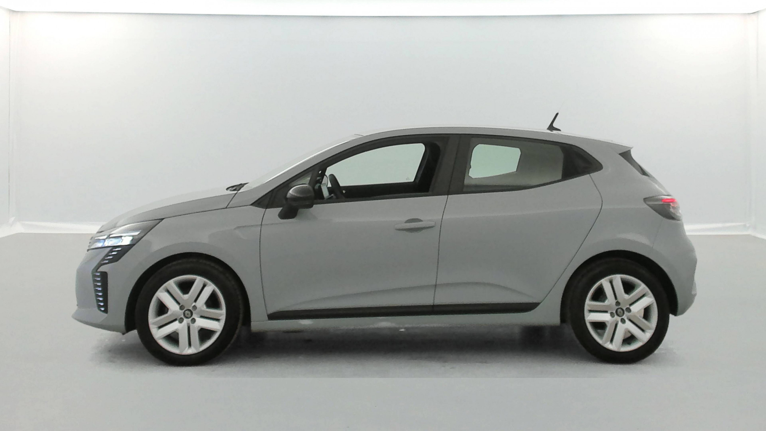 Vente en ligne Renault Clio 5 Clio TCe 90 au prix de 15 990 €