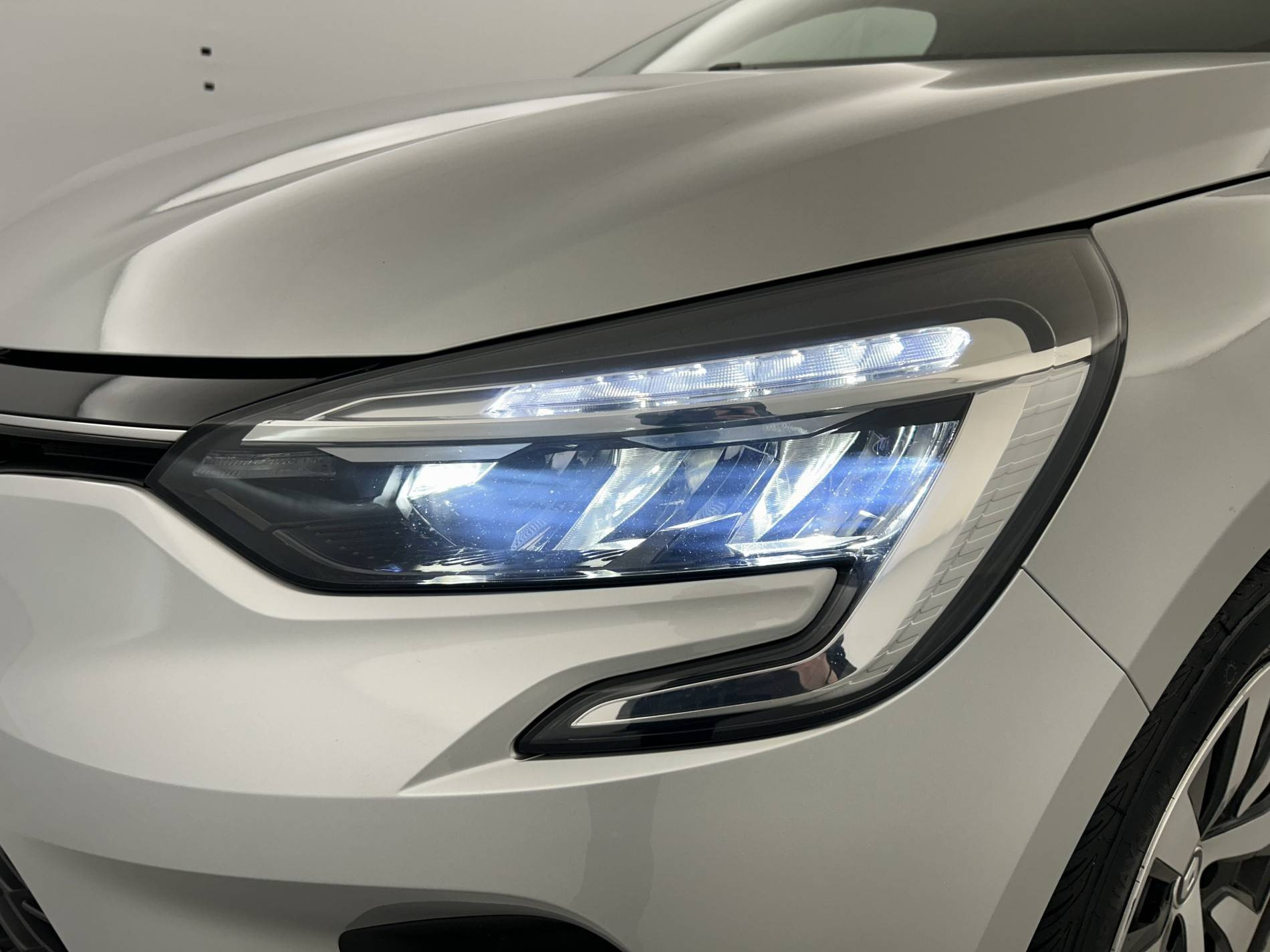 Vente en ligne Renault Clio 5 Clio TCe 90 au prix de 13 990 €