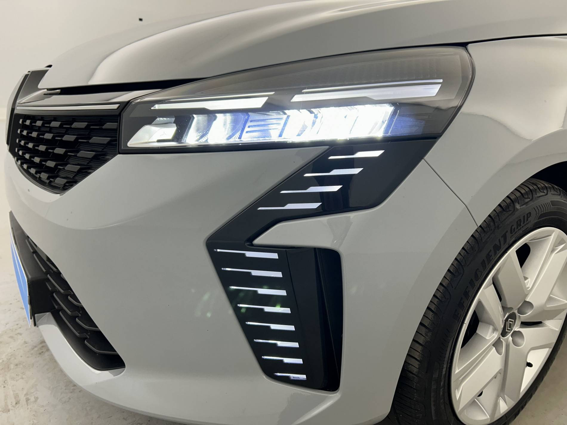 Vente en ligne Renault Clio 5 Clio TCe 90 au prix de 15 990 €