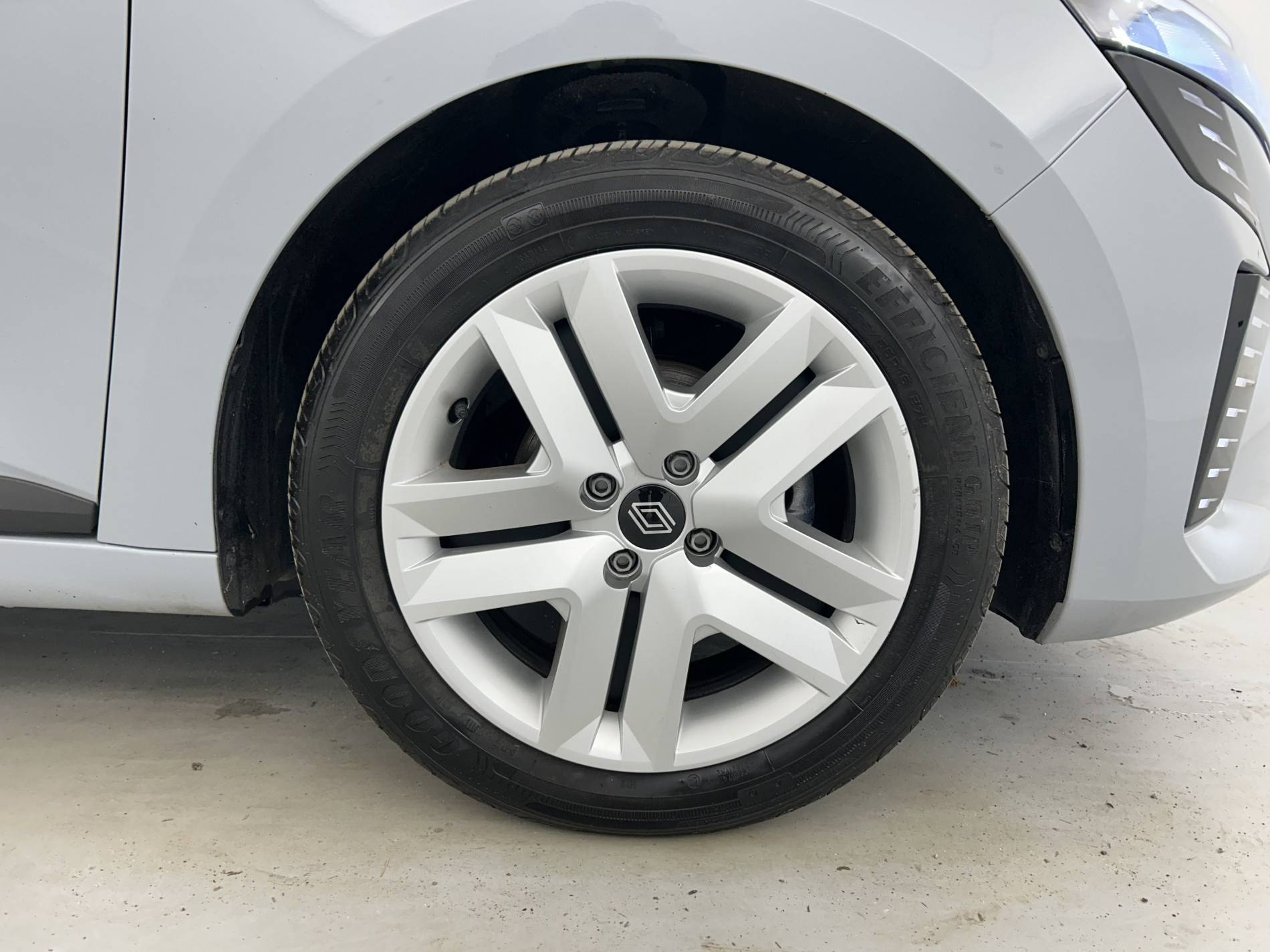 Vente en ligne Renault Clio 5 Clio TCe 90 au prix de 15 990 €