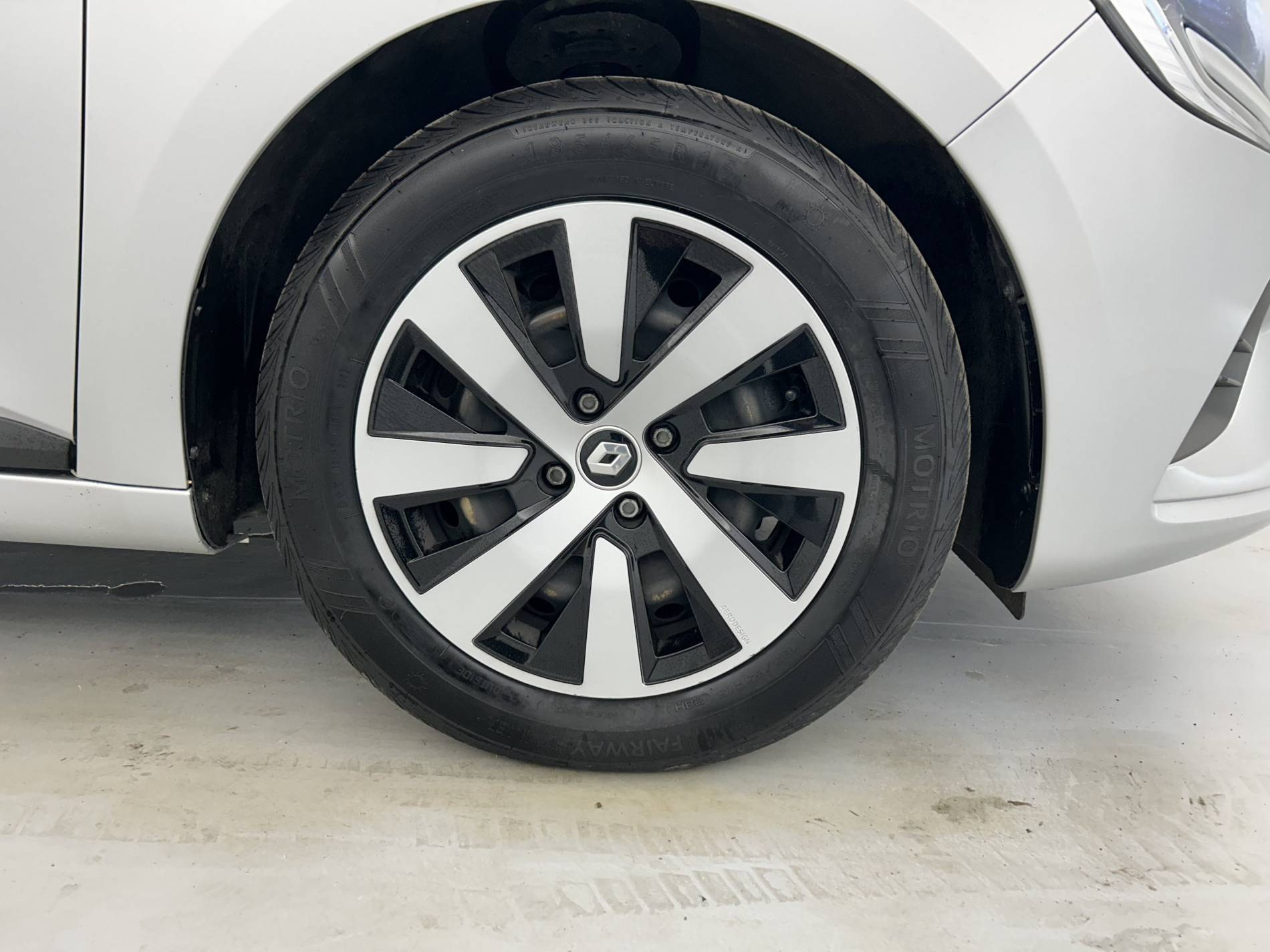 Vente en ligne Renault Clio 5 Clio TCe 90 au prix de 14 390 €