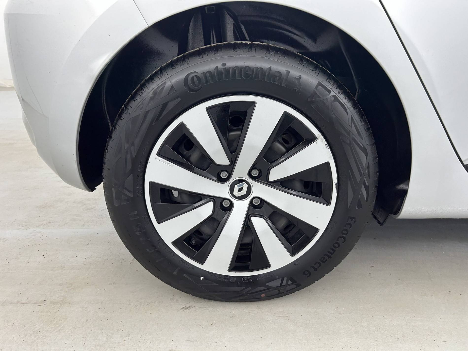 Vente en ligne Renault Clio 5 Clio TCe 90 au prix de 14 390 €