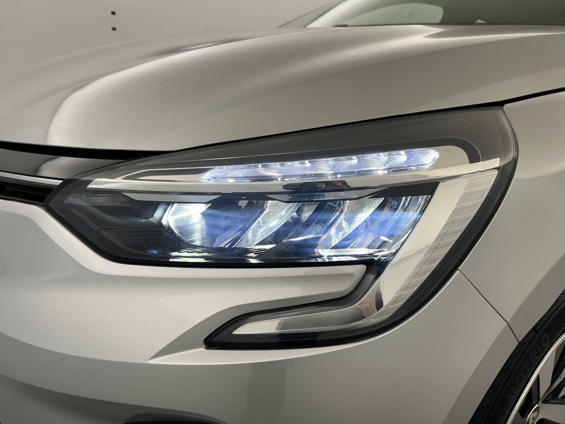 Vente en ligne Renault Clio 5 Clio TCe 90 au prix de 14 390 €