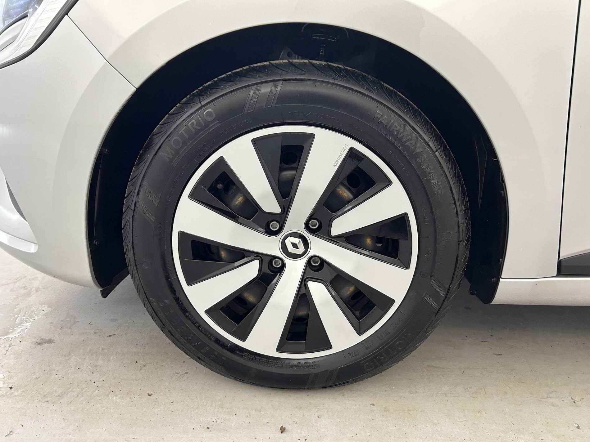 Vente en ligne Renault Clio 5 Clio TCe 90 au prix de 14 390 €