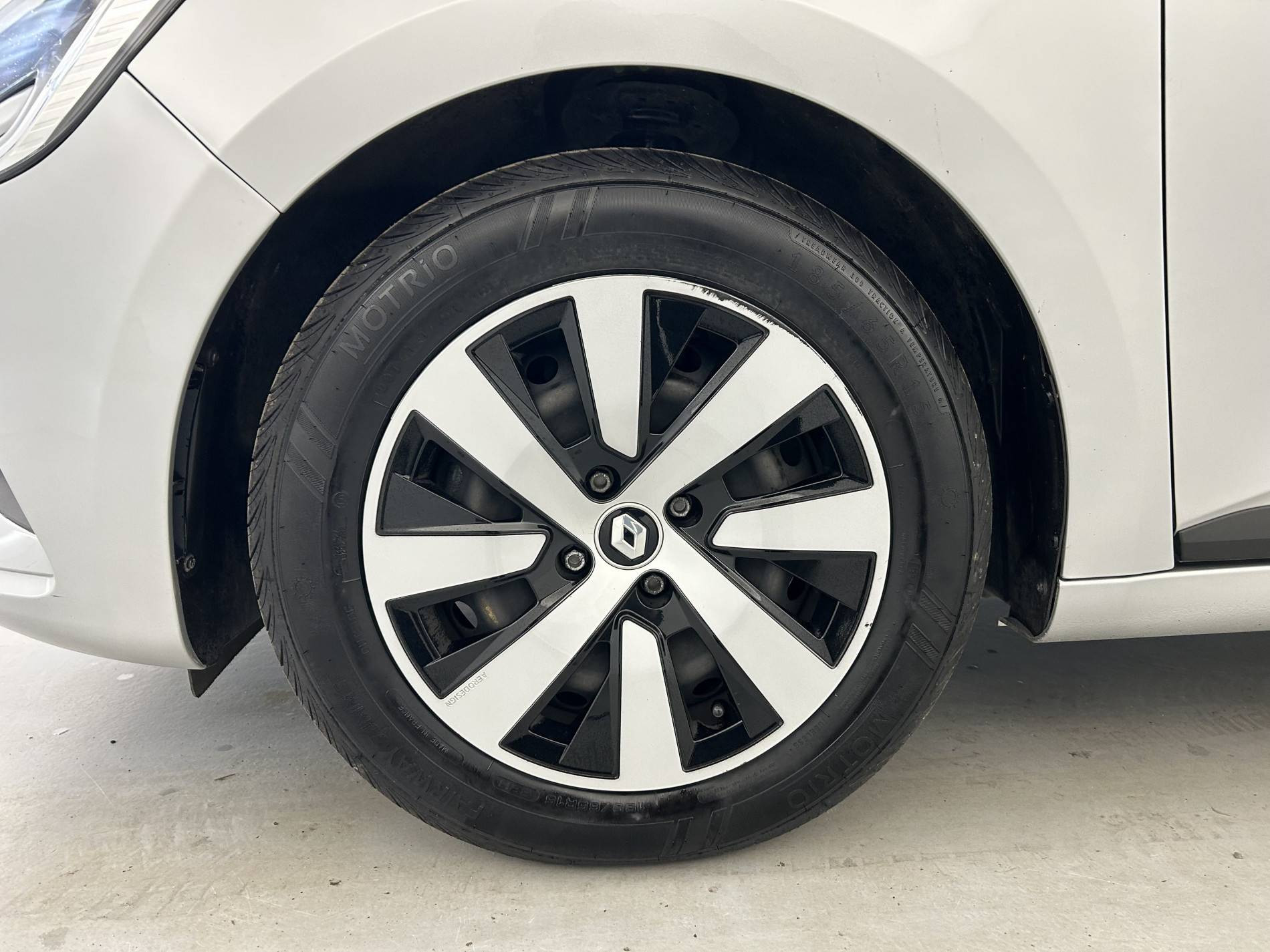 Vente en ligne Renault Clio 5 Clio TCe 90 au prix de 14 390 €