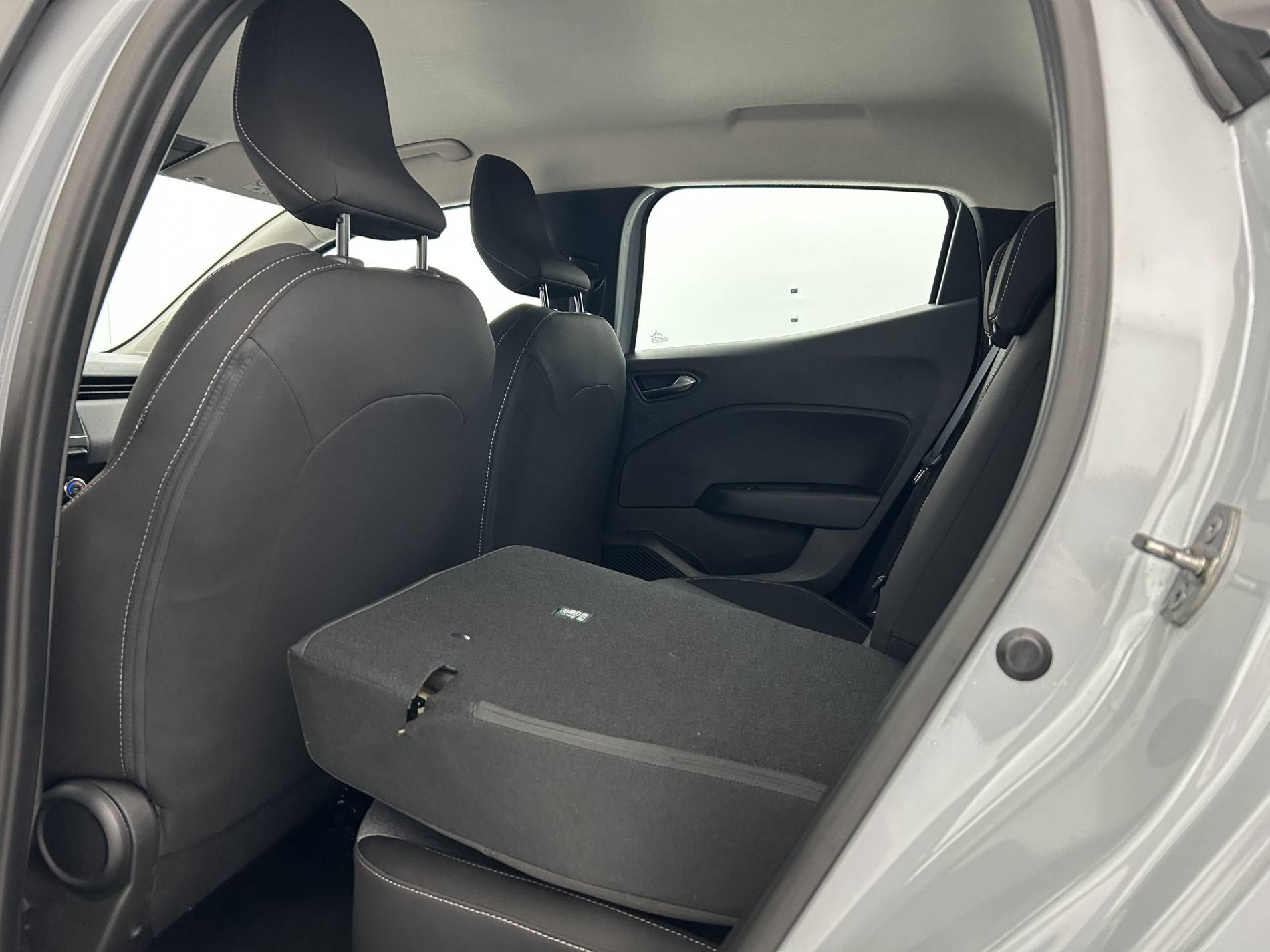 Vente en ligne Renault Clio 5 Clio TCe 90 au prix de 15 990 €