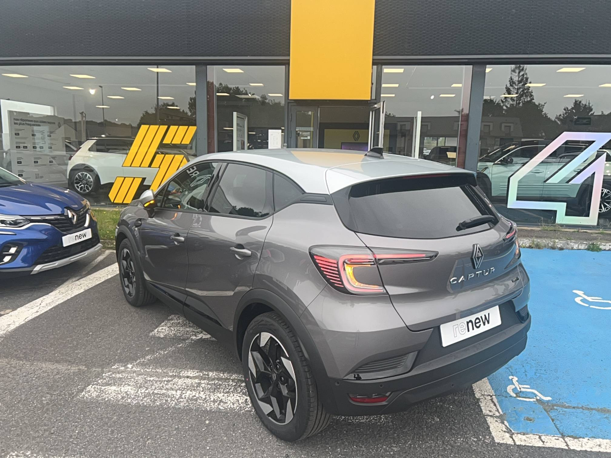 Vente en ligne Renault Captur  E-Tech full hybrid 145 ch au prix de 27 490 €